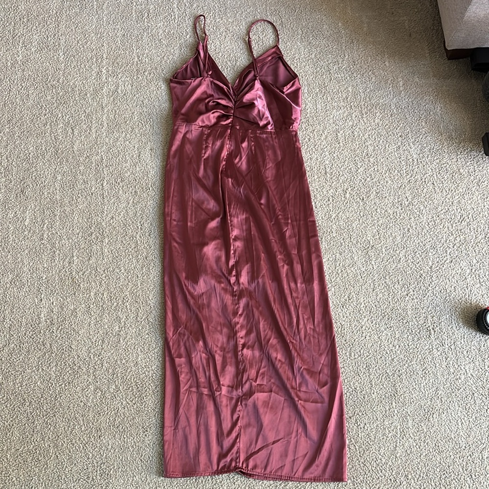 Astr the Label Rose Satin Midi Dress Size Medium - Picture 7 of 8